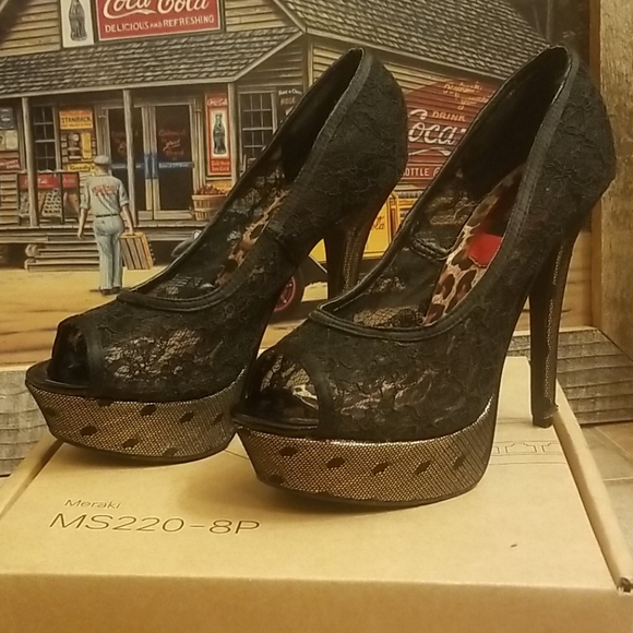 FREDERICK'S OF HOLLYWOOD 8.5 STILETTO PUMP - Picture 2 of 14